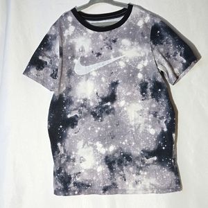 Nike Tee Athletic Cut Shirt Gray White  Black Galaxy Boys or Girls T-Shirt M